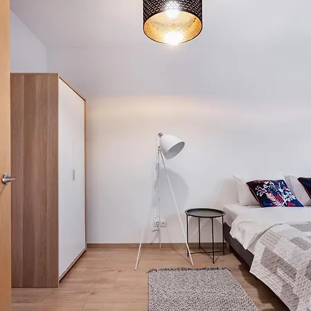 Business In Jaksto Street *