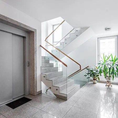 Business In Jaksto Street *