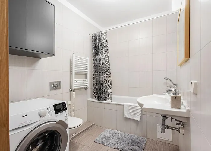 Business In Jaksto Street Apartman *