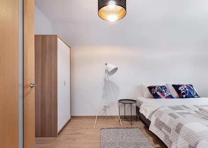 Business In Jaksto Street *